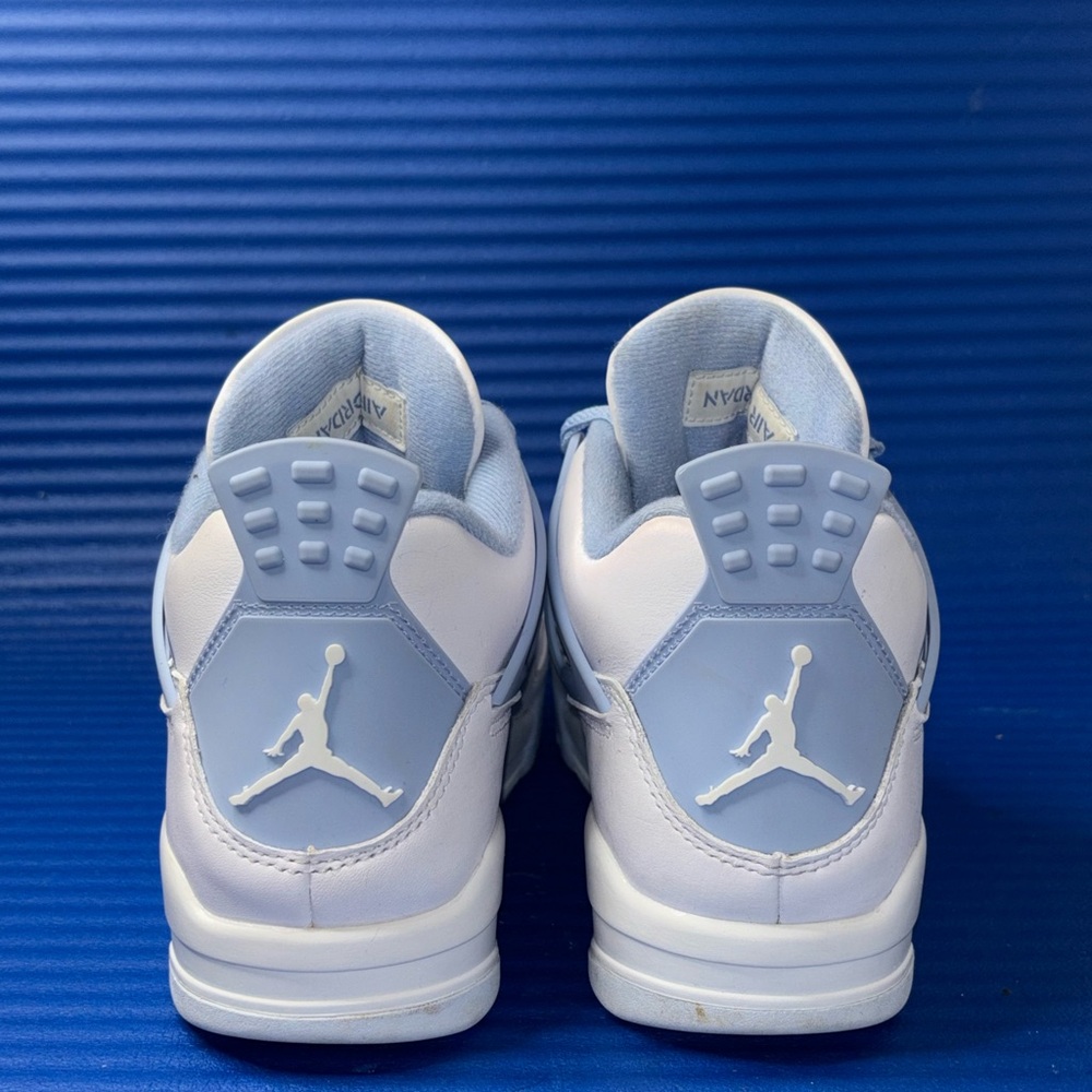 Size 8.5- Women’s Nike Air Jordan 4 Retro White UNC Blue Forget Me Not Size 7Y - Picture 7 of 8